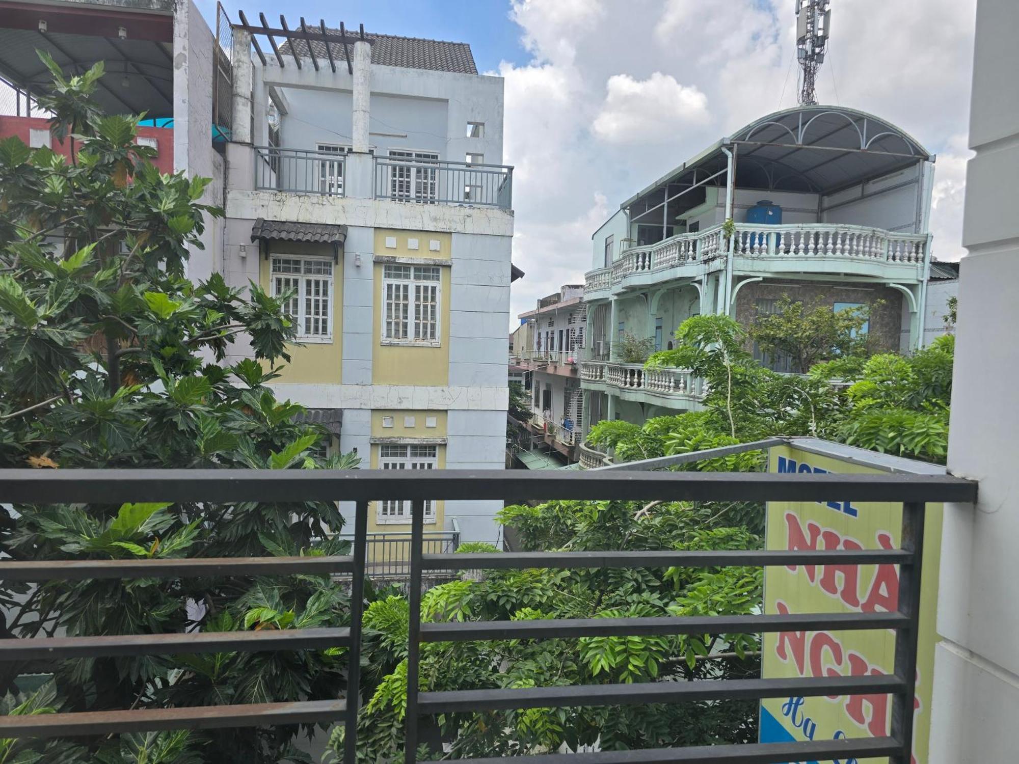 Motel Ha Long Long Binh Екстериор снимка